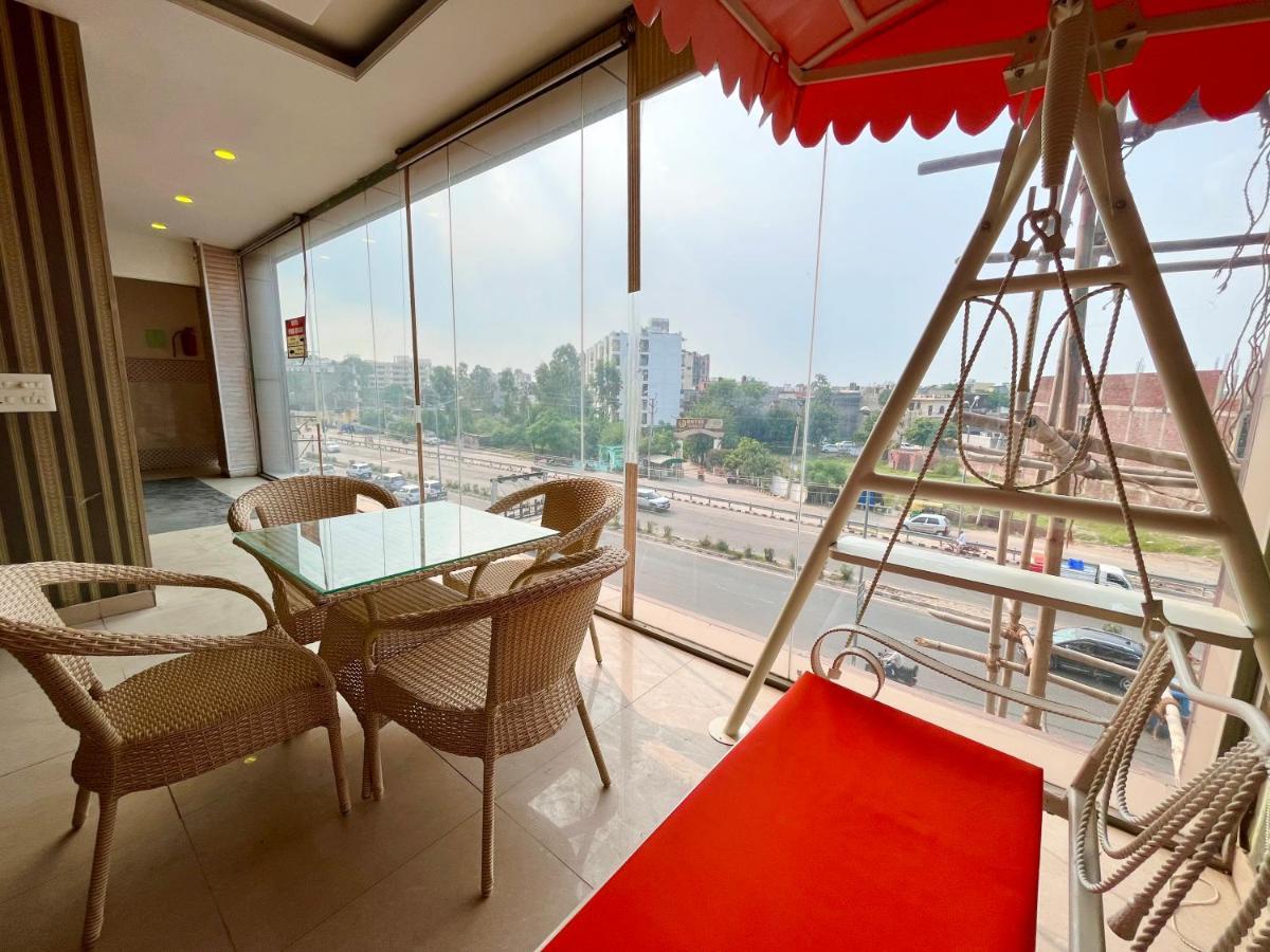 The Pearl Grand, Top Rated & Most Awarded Property In Chandigarh Hotel Zirakpur Exterior photo